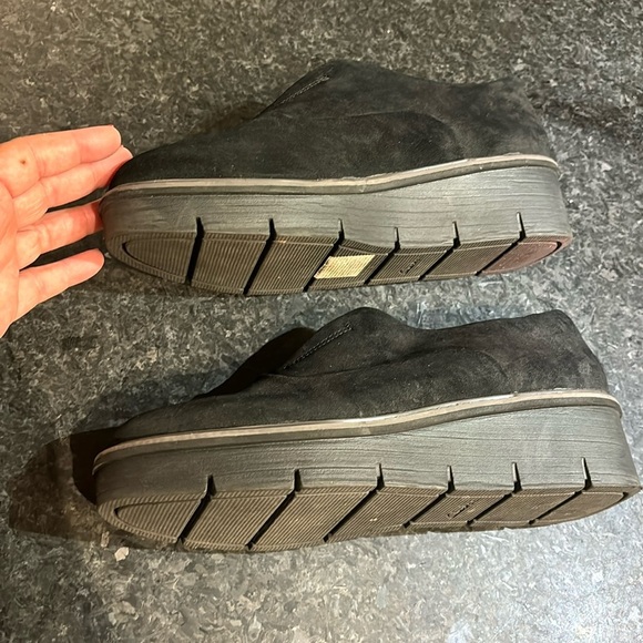 Ladies Black Gently Worn Clarks Suede Loafers - Picture 5 of 6